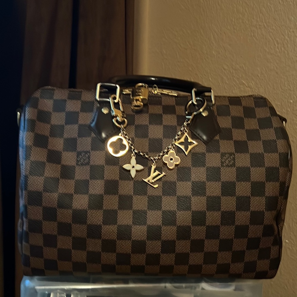 SOLD Authentic Louis Vuitton  speedy 30 damier ebene bando